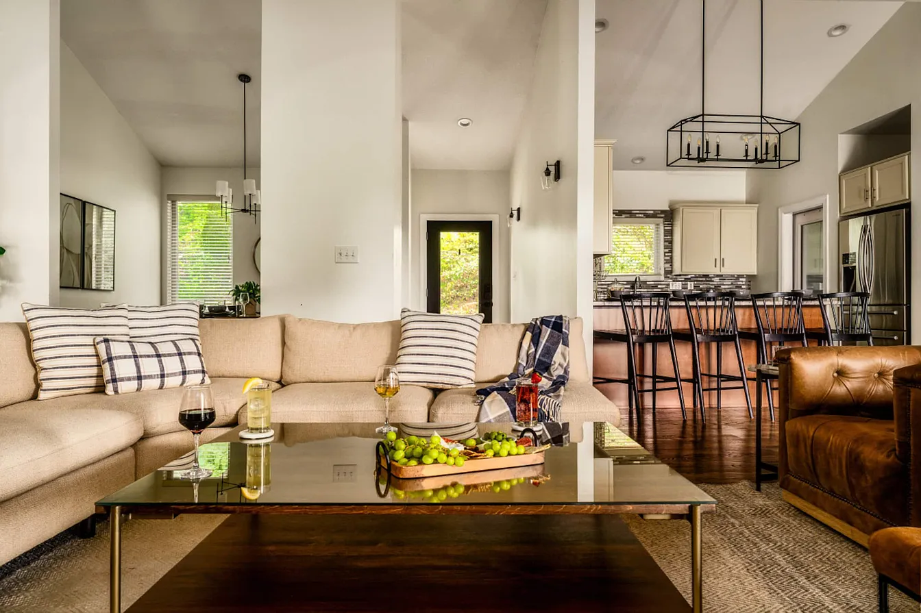 Wiley Oakley Luxury Mountain Cabin