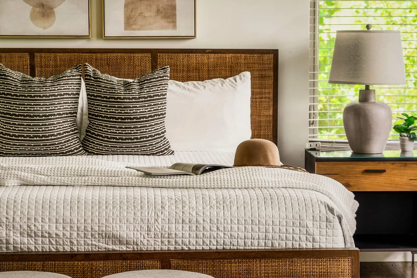 Wiley Oakley Luxury Mountain Cabin