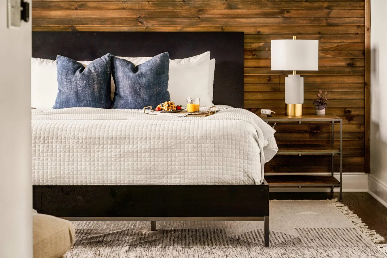 Wiley Oakley Luxury Mountain Cabin