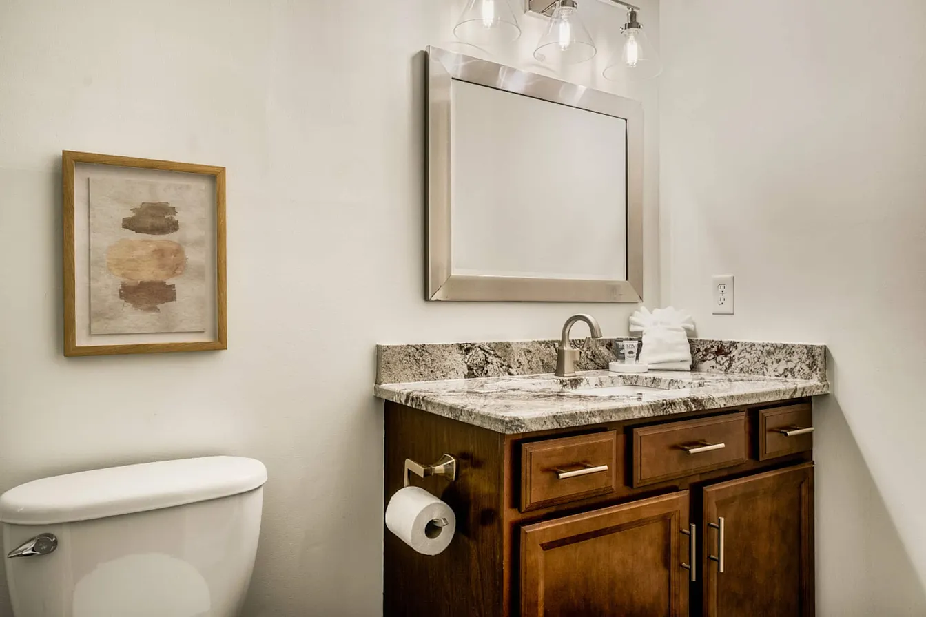 Wiley Oakley Luxury Mountain Cabin