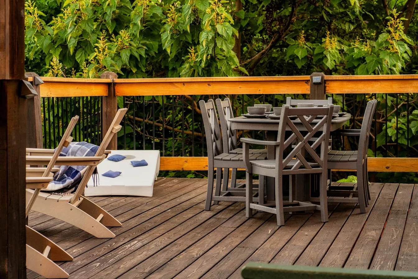 Wiley Oakley Luxury Mountain Cabin