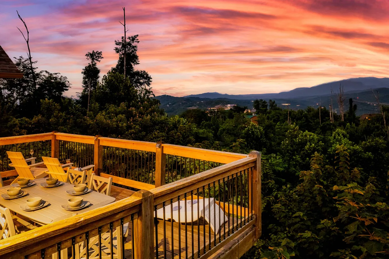 Wiley Oakley Luxury Mountain Cabin