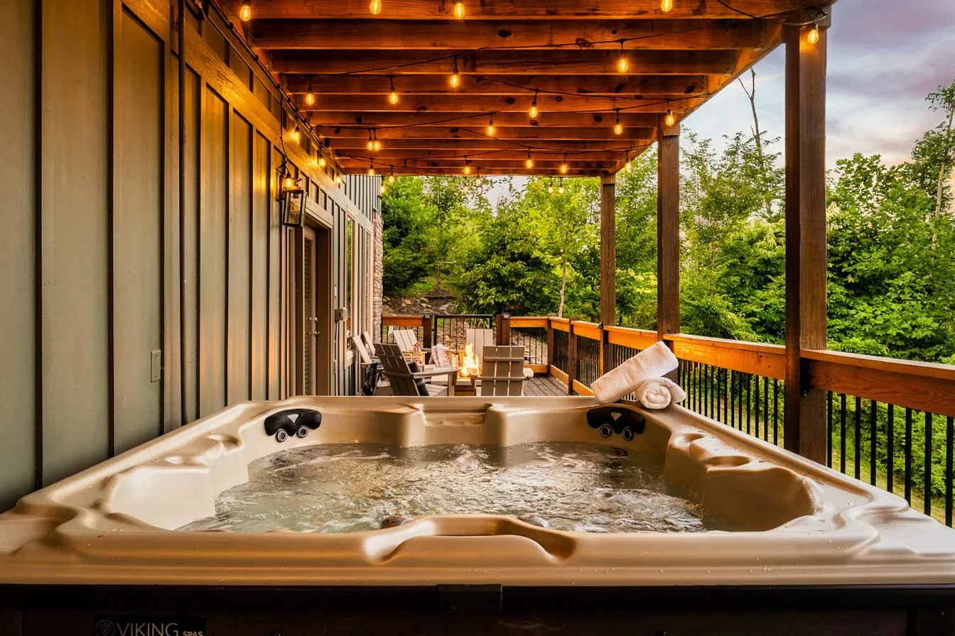 Wiley Oakley Luxury Mountain Cabin
