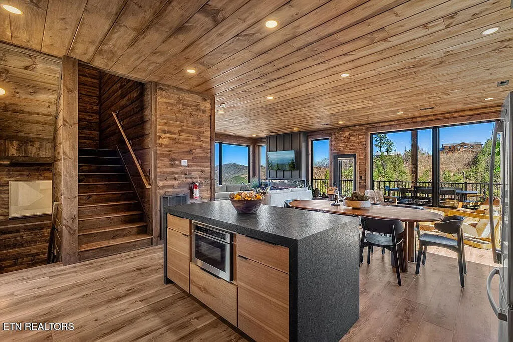 Edgewood Luxury Indoor Pool Cabin