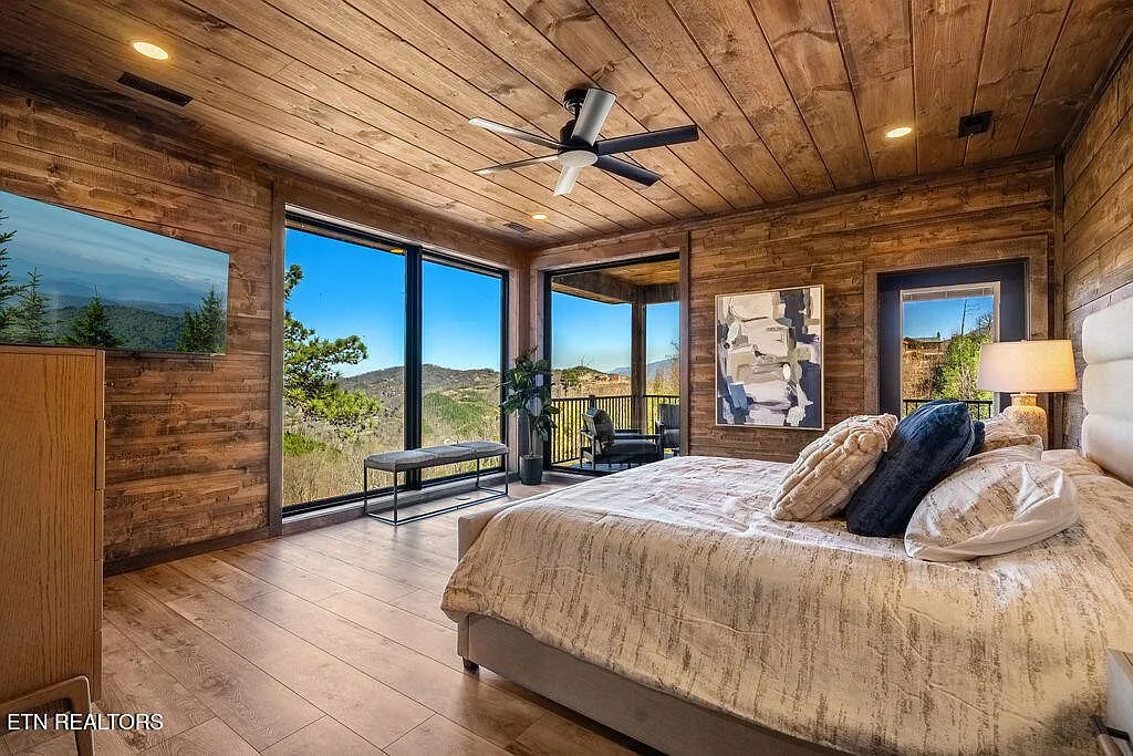 Edgewood Luxury Indoor Pool Cabin