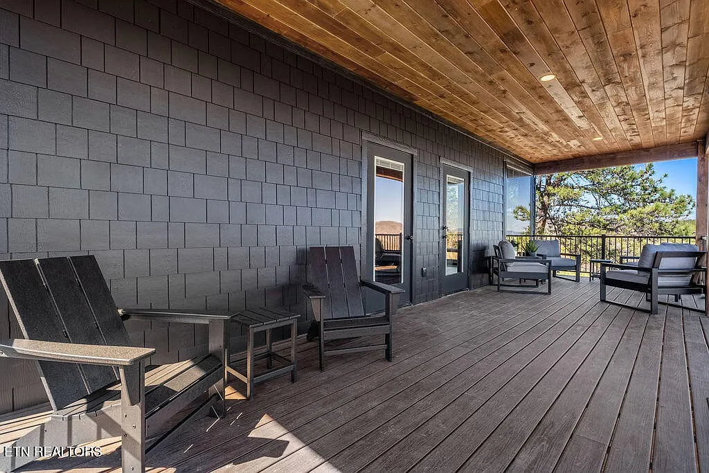 Edgewood Luxury Indoor Pool Cabin