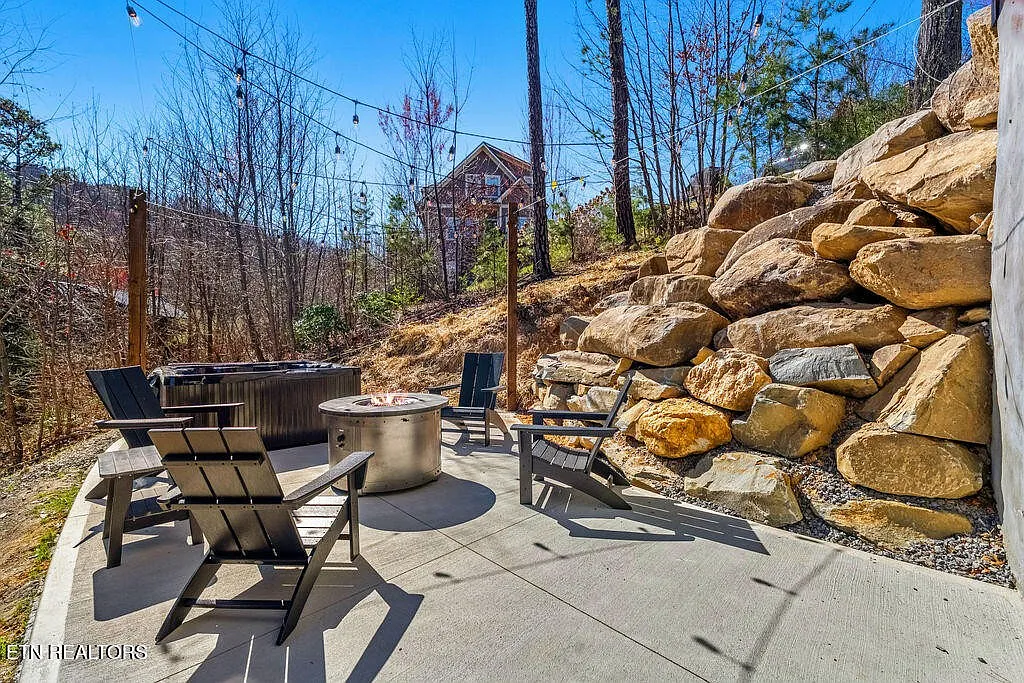 Edgewood Luxury Indoor Pool Cabin
